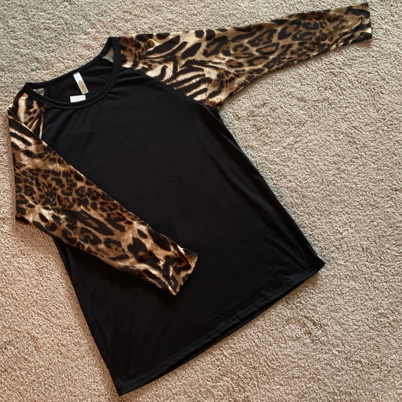 Black leopard sleeve tunic - Picture 2 of 9